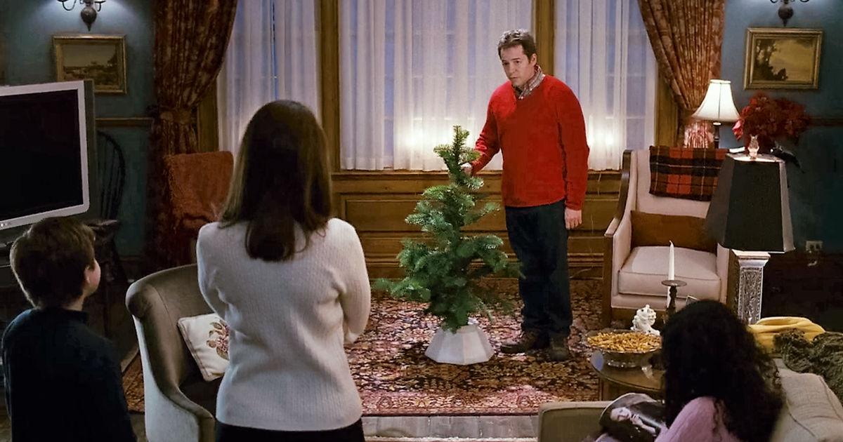 25 Days of Christmas - 11 Things We All Do At Christmas Without Really Knowing Why! - 1005