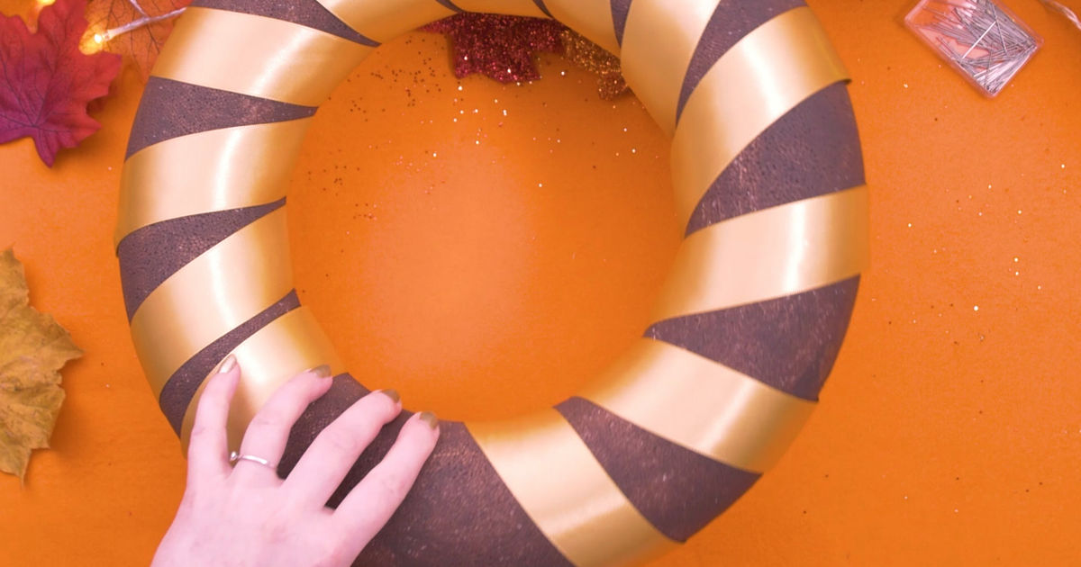25 Days of Christmas - Get Ready For Thanksgiving With This Amazing DIY Wreath - 1004