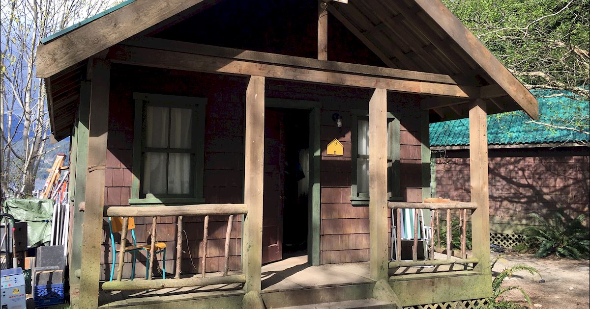 Dead of Summer - An Exclusive Look At Dead Of Summer's Camp Stillwater - 1002