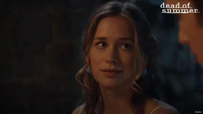 Dead of Summer - 13 Struggles You'll Only Understand If You Have A BFF - 1011