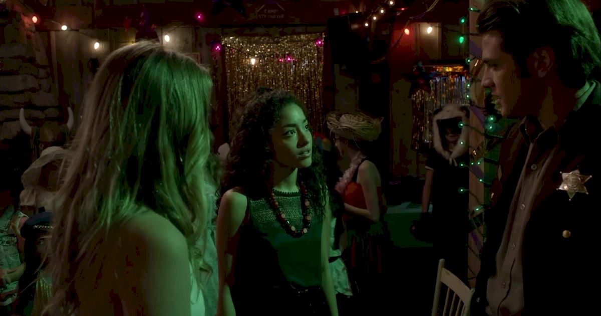 Dead of Summer - 18 Incredible Moments From Episode 4 That You Might Have Missed! - 1014