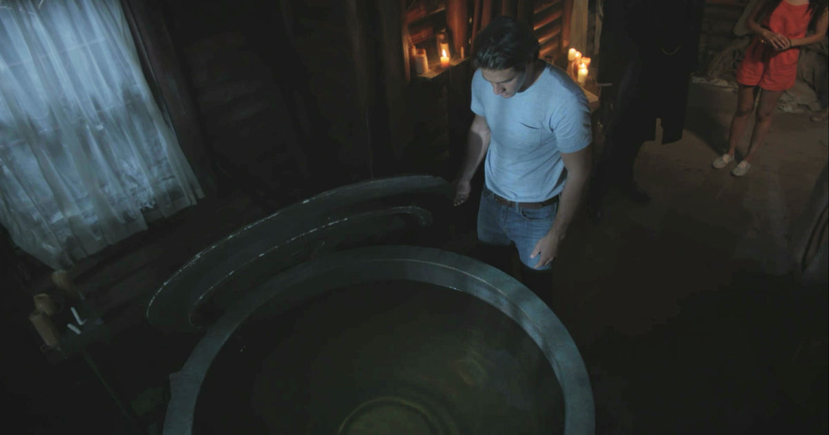 Dead of Summer - 15 Freaky Things We Learned This Week That Turned Our Whole World Upside Down! - 1002