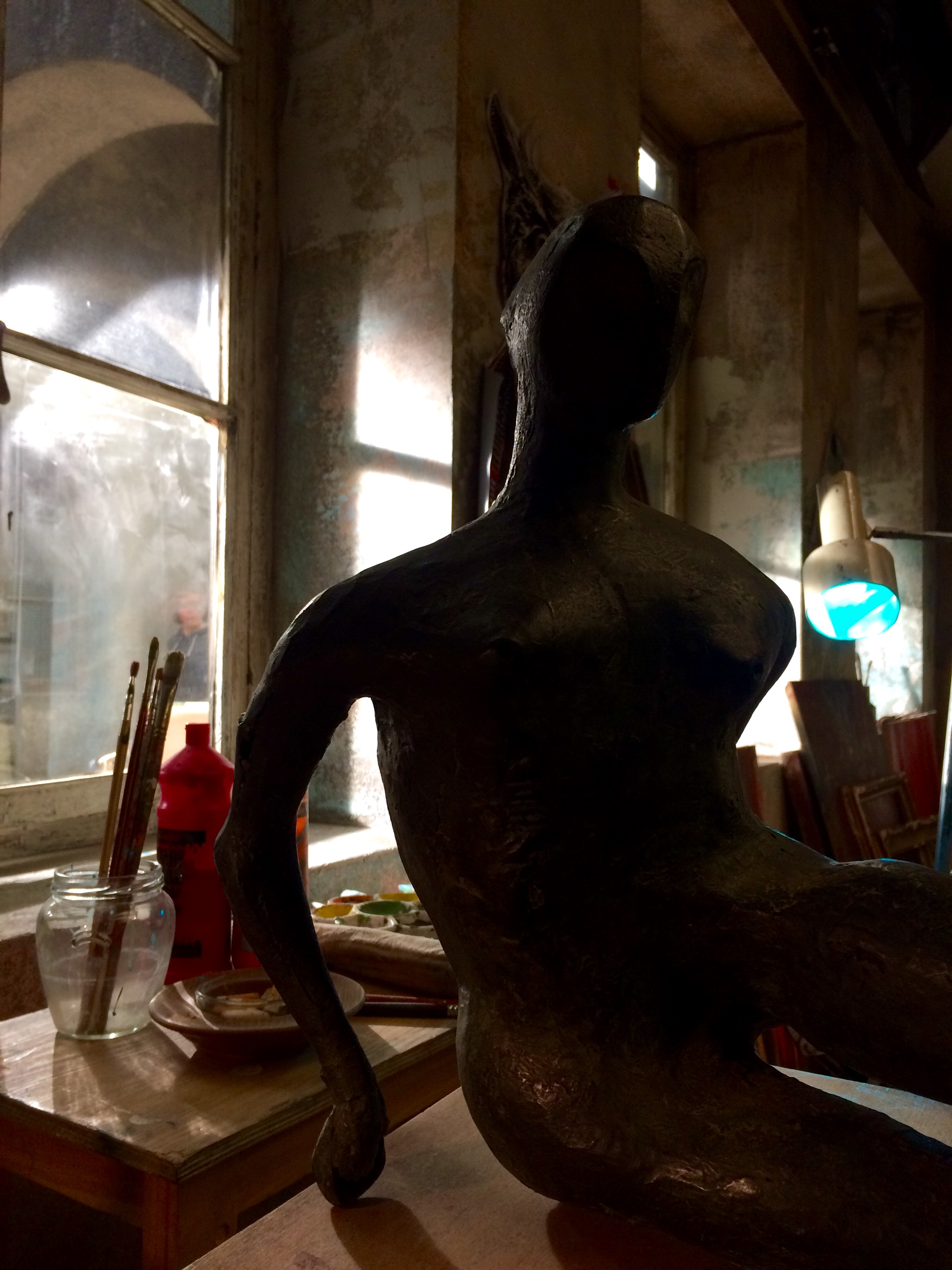 Guilt - Go Behind The Scenes On Set And Get A Sneak Peek At Luc's Gruesome Artwork! - 1005