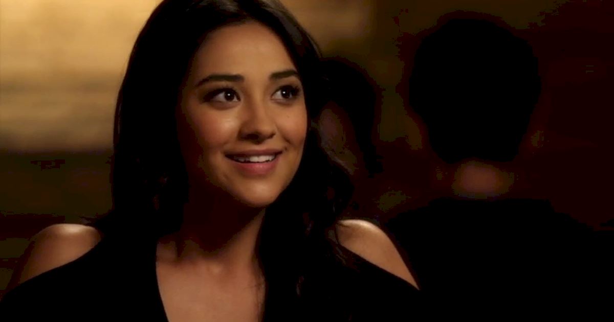 Pretty Little Liars - Could Life Have Gotten ANY Worse For Emily In Season 2? - 1010