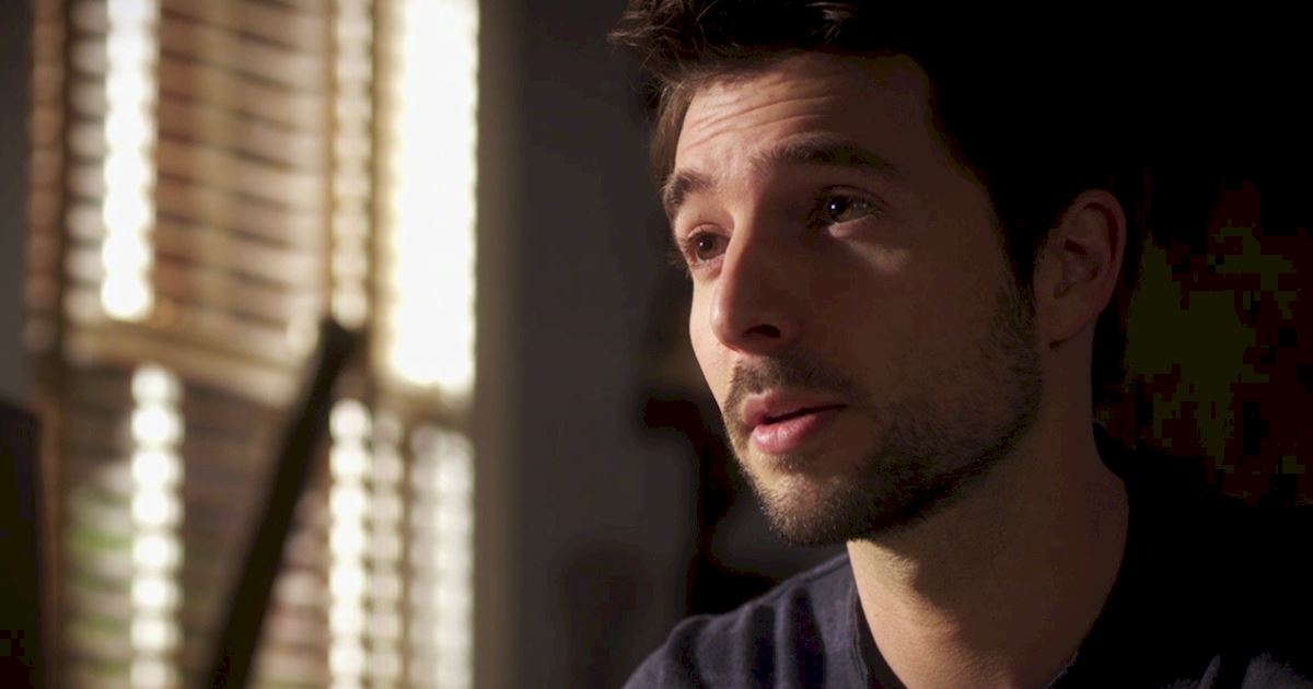 Pretty Little Liars - Episode 2 Sneak Peek: The Ultimate Ezra And Liam Showdown! - 1005