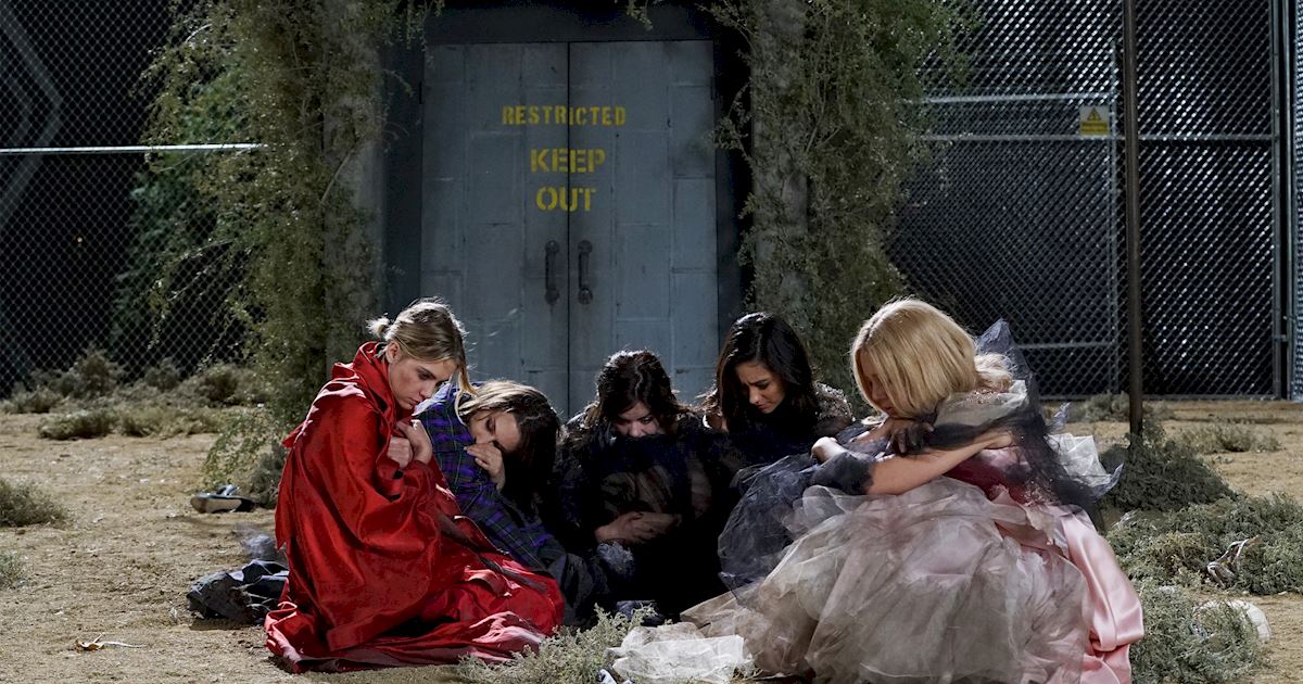 Pretty Little Liars - The Dramatic Rise And Fall Of Miss Sara Harvey! - 1006