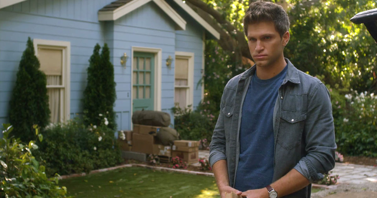 Pretty Little Liars - 20 Things You Might Have Missed From The PLL Summer Finale! - 1012