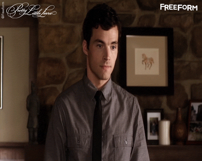 Pretty Little Liars - Who Wants To Relive The Most Intense Moment Of Ezria's History?! - 1002
