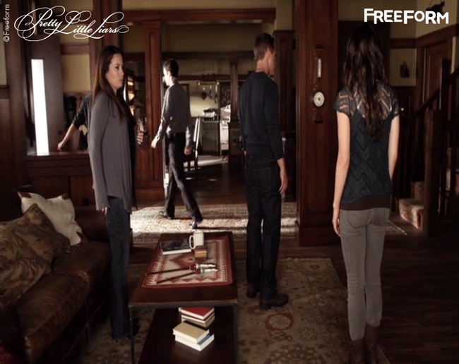 Pretty Little Liars - Who Wants To Relive The Most Intense Moment Of Ezria's History?! - 1016