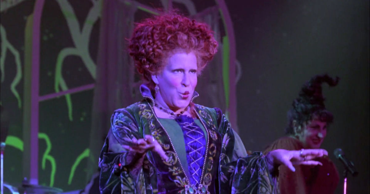 Pretty Little Liars - See Which PLL Star Has A Crazy Connection To Our Fave Halloween Movie, Hocus Pocus! - 1003