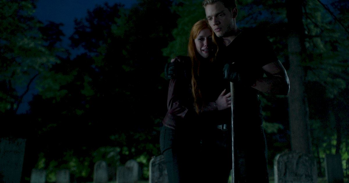 Shadowhunters - 40 Reasons You Need Jace As Your Bodyguard! - 1031