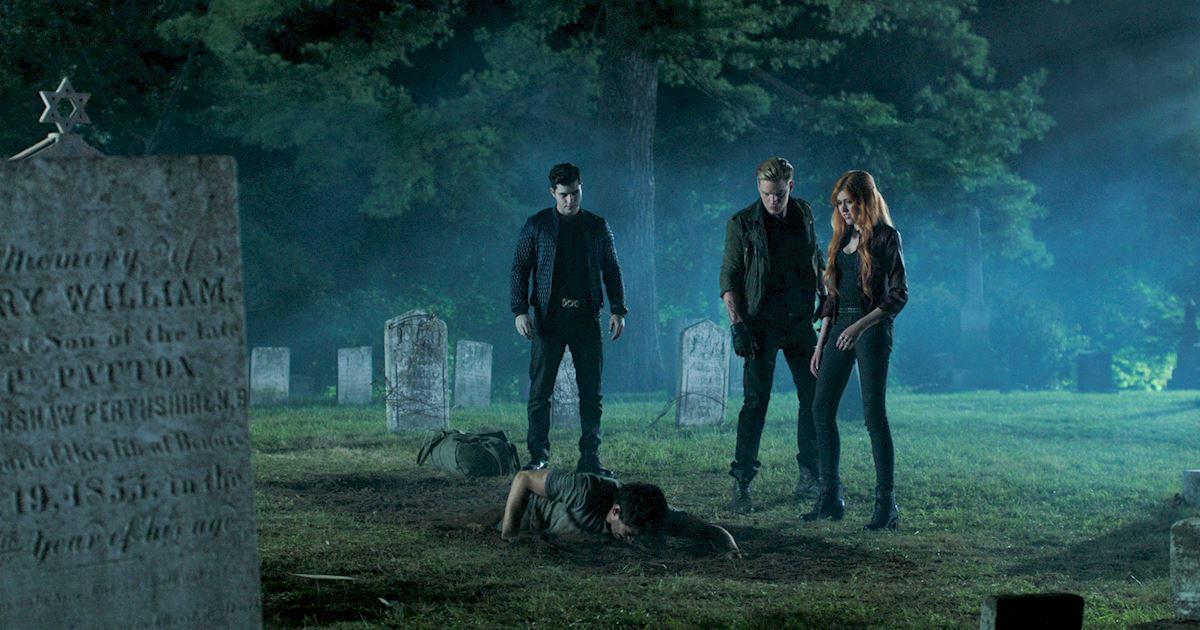 Shadowhunters - 22 Times Raphael Slayed Us! - 1011