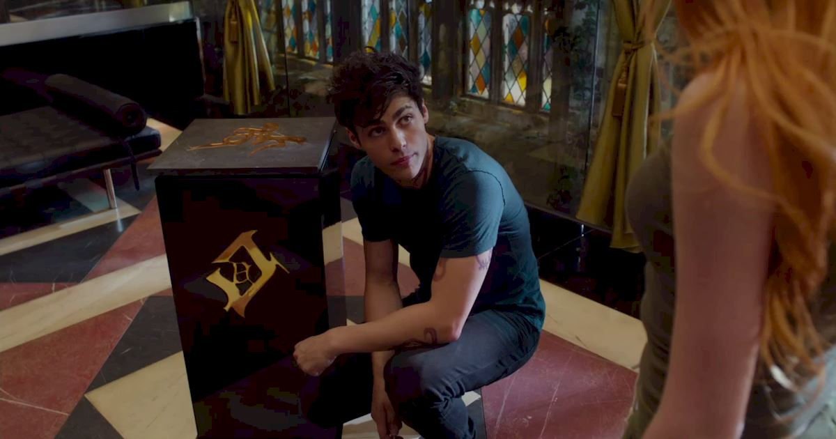 Shadowhunters - 36 Reasons To Love Alec Lightwood Even More Than You Already Do! - 1015