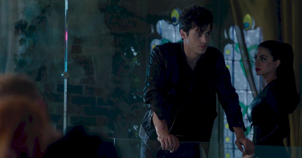 Shadowhunters - 36 Reasons To Love Alec Lightwood Even More Than You Already Do! - 1020
