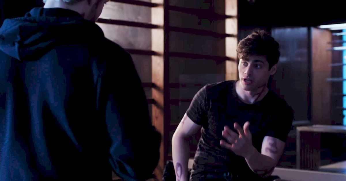Shadowhunters - 36 Reasons To Love Alec Lightwood Even More Than You Already Do! - 1006
