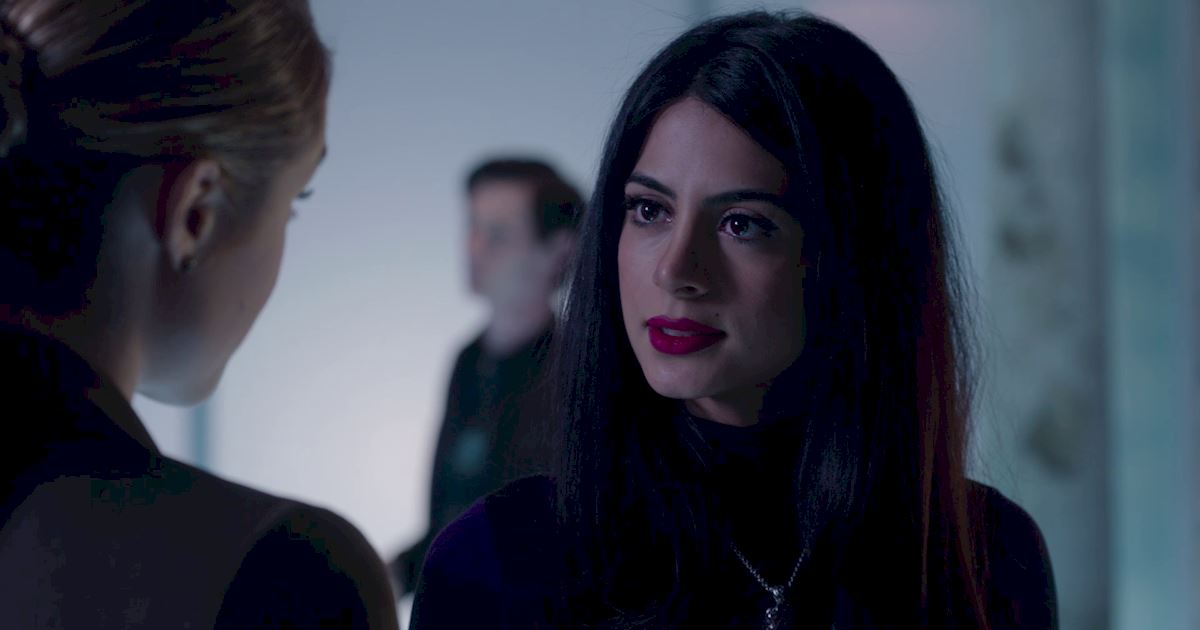 [VIDEO] Episode 9 Preview: Izzy Jumps to Meliorn's Rescue ...