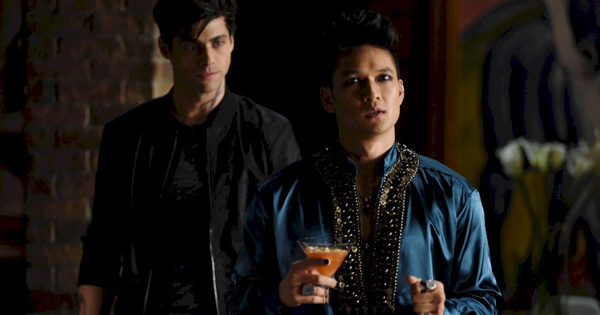 Shadowhunters - Photo Call! Behind-the-Scenes on Blood Calls To Blood! - 1013