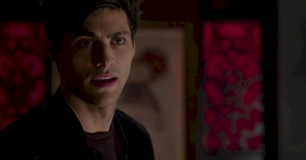 Shadowhunters - A Malecsplosion: The Most Amazing, Magical, Romantic Moments From Episode 12! - 1006