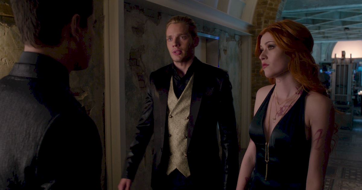 Shadowhunters - Exclusive Finale Sneak Peak: Clace Are Fighting And They Need Simon's Help! - 1012