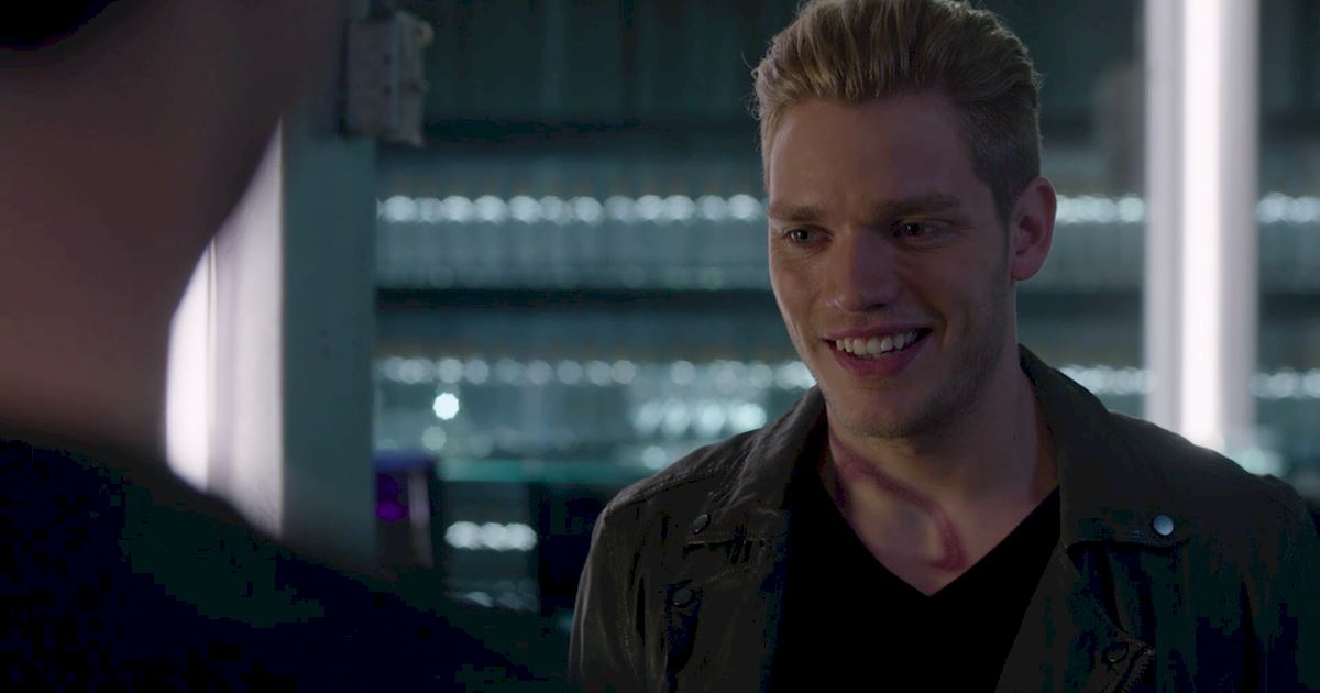 Shadowhunters - 50 Moments You Might Have Missed From Episode 12: Malec! - 1034