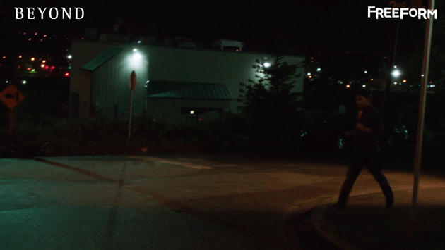 Beyond - What To Do On A First Date, According To Holden In Episode 5! - 1009