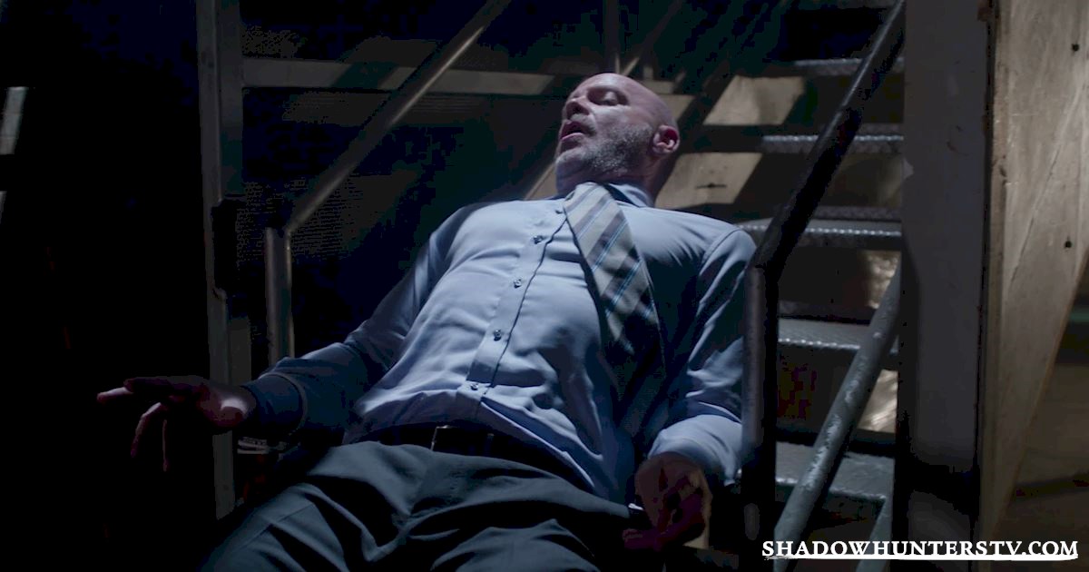 Shadowhunters - 14 Innocent People Who Were Just Trying To Do Their Jobs In The Shadow World! - 1019