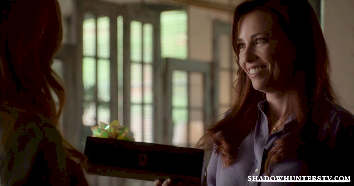 Shadowhunters - Episode One: Meet The Shadowhunters Characters - 1010
