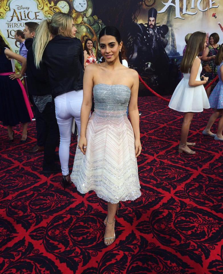 Shadowhunters - Watch Katherine McNamara Rock The Red Carpet At The "Alice Through The Looking Glass" Premiere! - 1004