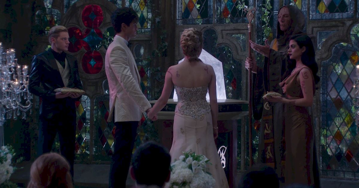 Shadowhunters - 12 Shadowhunters Moments That Got Out Of Hand Real Fast! - 1015