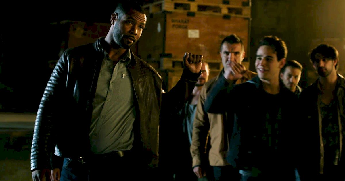 Shadowhunters - 15 Times Luke And Simon Had The Most Beautiful And Pure Bromance! - 1007