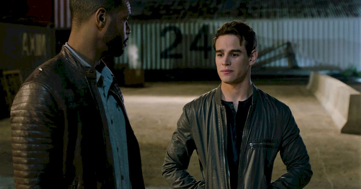 Shadowhunters - 15 Times Luke And Simon Had The Most Beautiful And Pure Bromance! - 1009