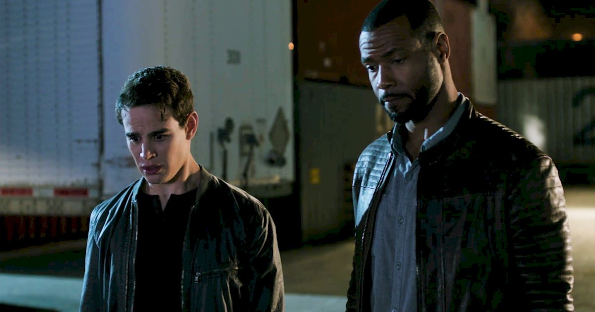 Shadowhunters - 15 Times Luke And Simon Had The Most Beautiful And Pure Bromance! - 1010