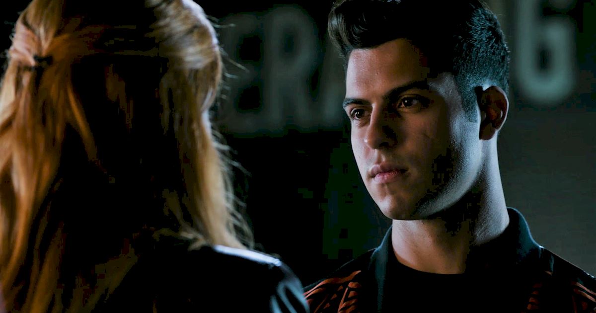 Shadowhunters - 15 Times Luke And Simon Had The Most Beautiful And Pure Bromance! - 1005