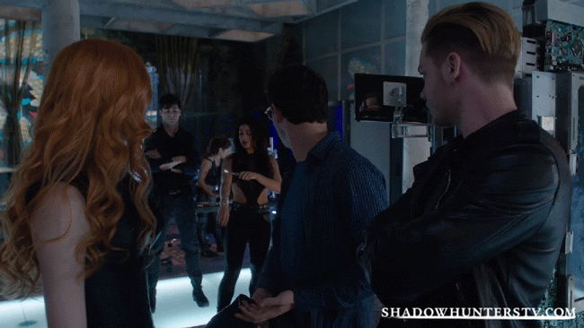 Shadowhunters - 14 Hilarious Simon Lewis Reactions In Season 1 - 1004