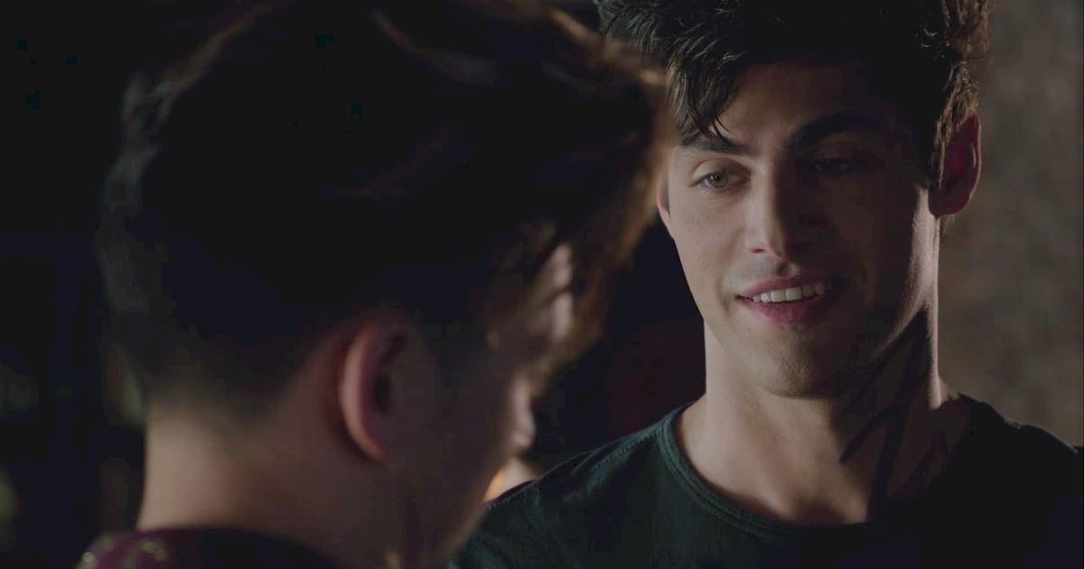 These 26 Photos Of Alec Lightwood Smiling Will Give You LIFE ...