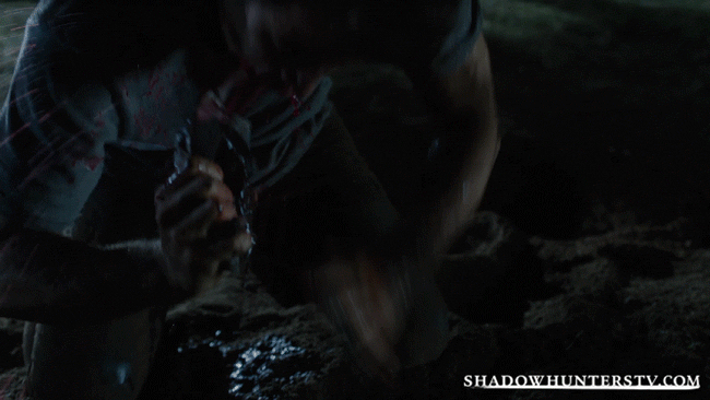 Shadowhunters - 13 Times In Shadowhunters That We Really Wanted Jocelyn To Wake Up! - 1011