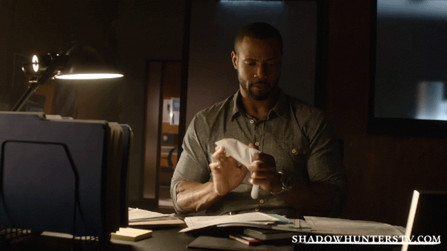 Shadowhunters - 13 Times In Shadowhunters That We Really Wanted Jocelyn To Wake Up! - 1007
