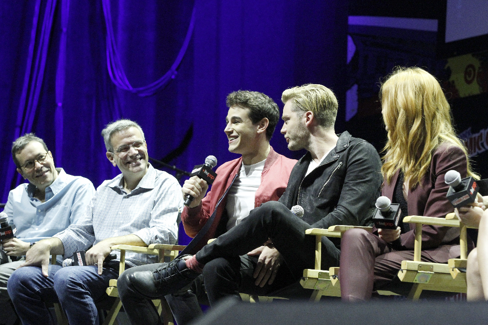 Shadowhunters - The Shadowhunters Stars Were At NYCC And We've Got The Photos To Prove It! - 1018