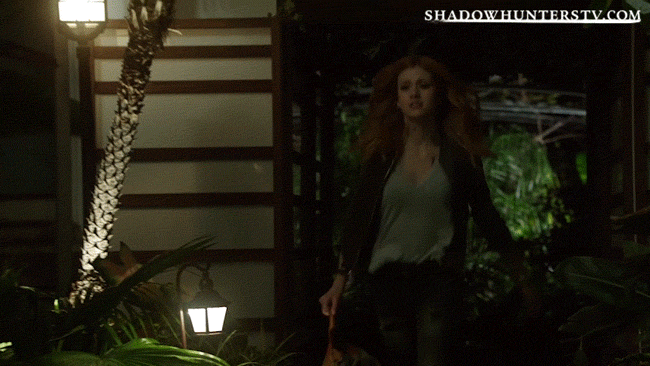 Shadowhunters - Clary Confronts Her Mother In This Emotional Season 2 Sneak Peek! - 1002