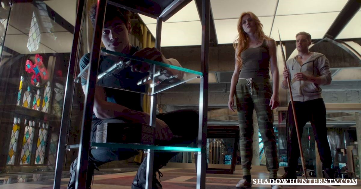 Shadowhunters - 30 Big Things We Learned From Episode Five - 1002