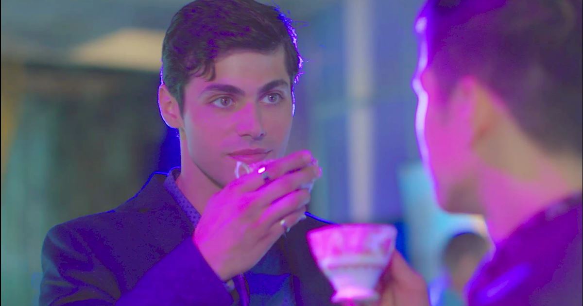 Shadowhunters - 19 Reasons Why Clary Should Stay In The Parallel Universe! - 1016