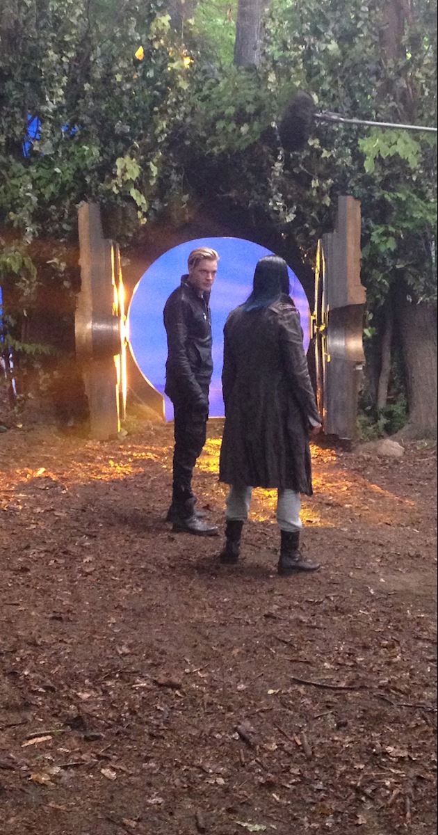 Shadowhunters - Behind The Scenes Photos From This World Inverted! - 1014